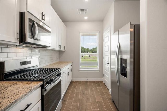 2375 Clubhouse Drive, Blanchard, OK 73010