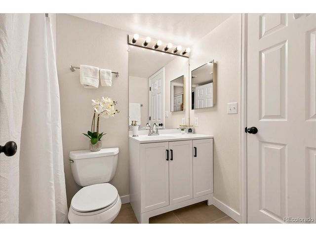 2575 S Syracuse Way I-I06, Denver, CO 80231