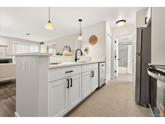 2575 S Syracuse Way I-I06, Denver, CO 80231