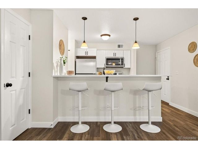 2575 S Syracuse Way I-I06, Denver, CO 80231