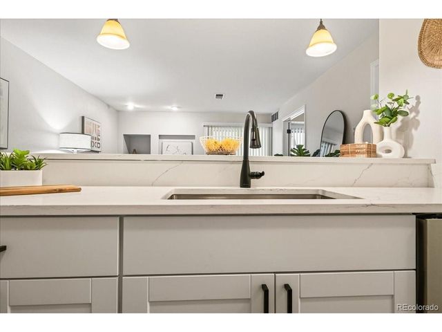 2575 S Syracuse Way I-I06, Denver, CO 80231