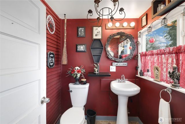 6020 S Lawrence Street, Tacoma, WA 98409