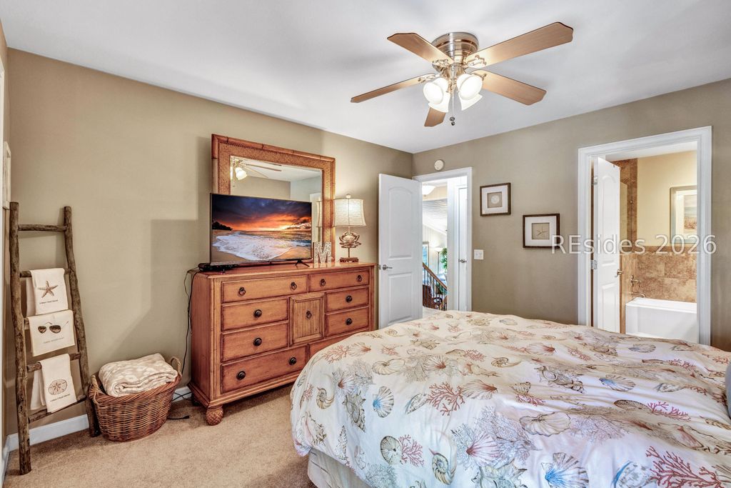 Image 17 of property listing at 37 S Forest Beach Dr Apt 15, Hilton Head Island, SC 29928