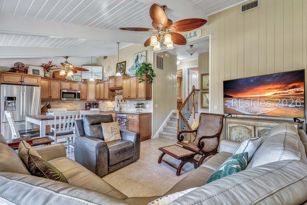 Image 5 of property listing at 37 S Forest Beach Dr Apt 15, Hilton Head Island, SC 29928