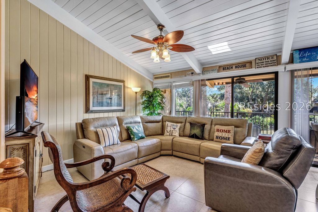Image 6 of property listing at 37 S Forest Beach Dr Apt 15, Hilton Head Island, SC 29928