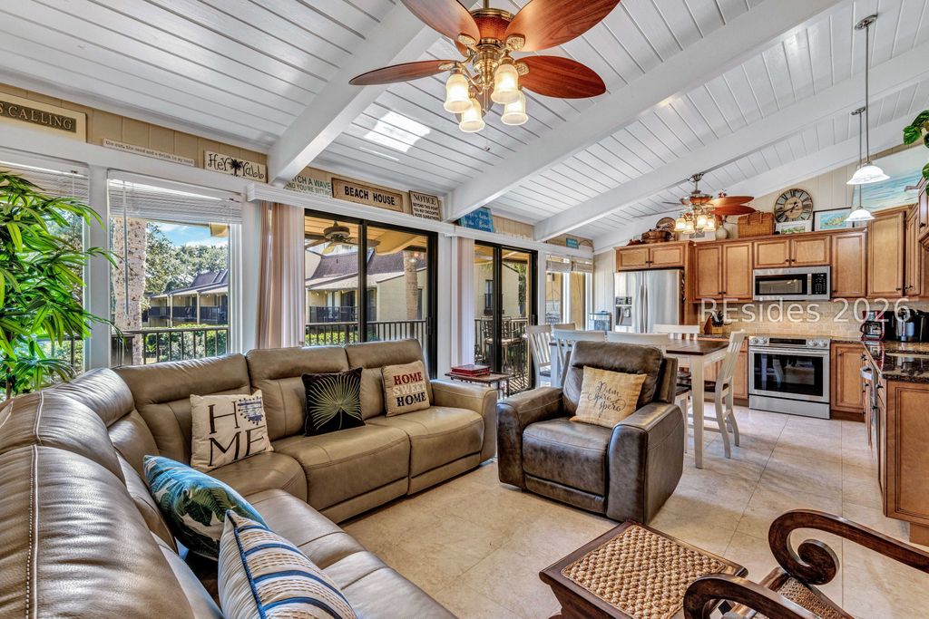 Image 7 of property listing at 37 S Forest Beach Dr Apt 15, Hilton Head Island, SC 29928