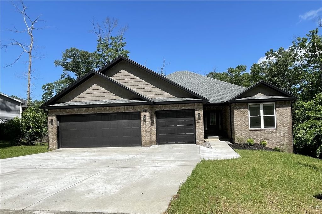 5 Burns Circle, Bella Vista, AR 72714