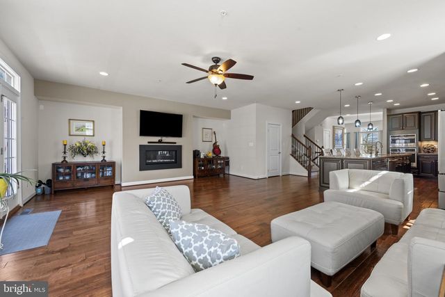 8700 SPRINGVALE DR, Lutherville Timonium, MD 21093