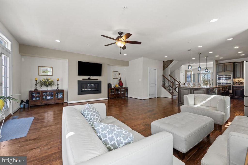 Image 19 of property listing at 8700 SPRINGVALE DR, Lutherville Timonium, MD 21093