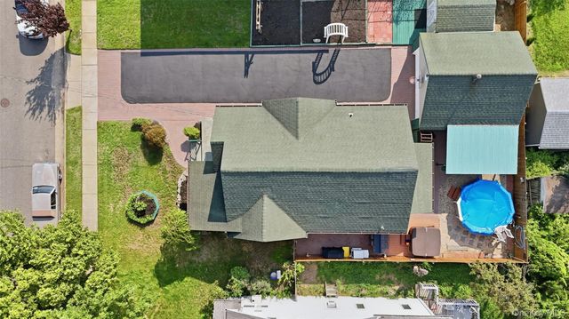 31 Martha Street, Freeport, NY 11520