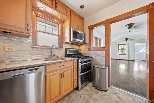 31 Martha Street, Freeport, NY 11520