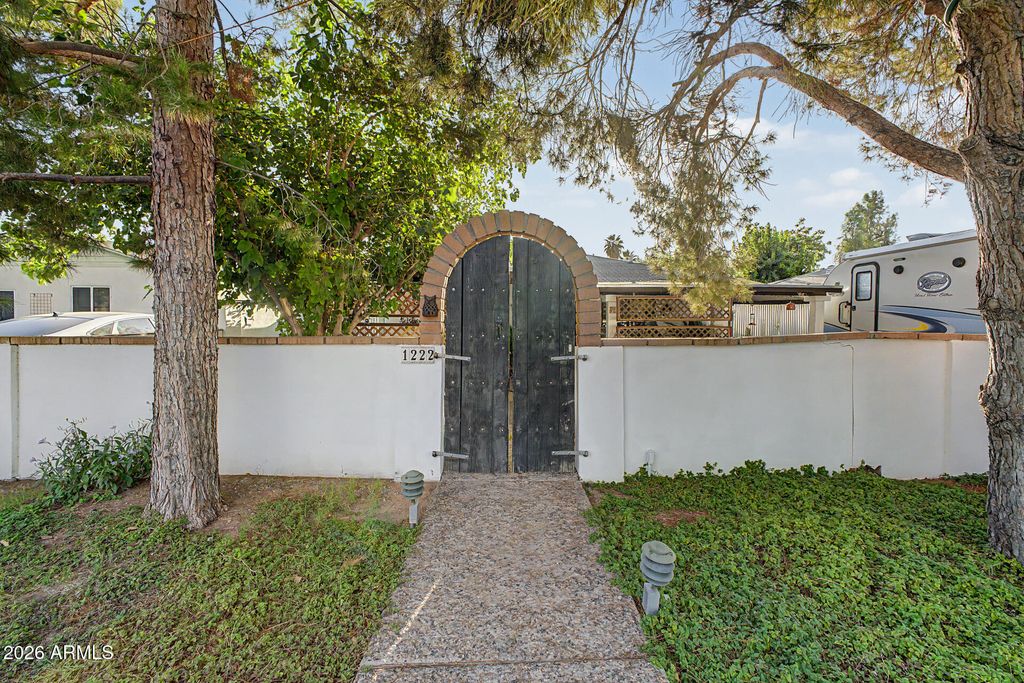 1222 S WILSON Street, Tempe, AZ 85281 — photo 2