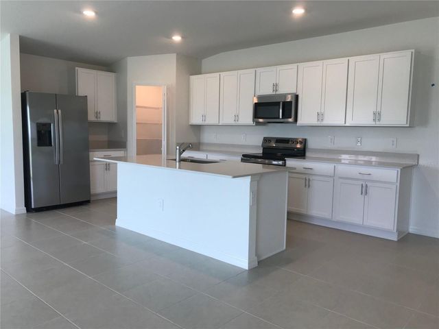 869 HOUR GLASS RD, Lakeland, FL 33801