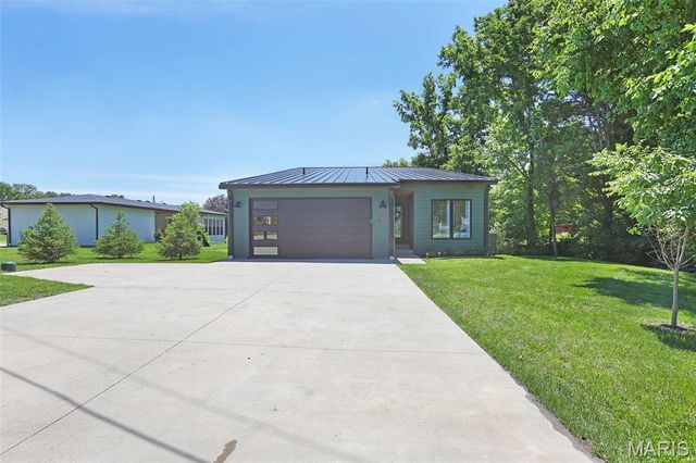 7074 Marine Road, Edwardsville, IL 62025