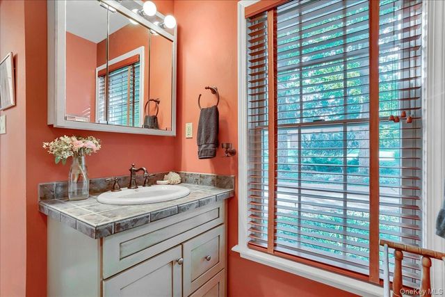 20 Overlook Drive, Call Listing Agent, PA 18405