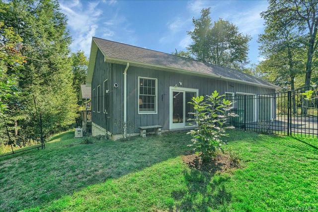 20 Overlook Drive, Call Listing Agent, PA 18405