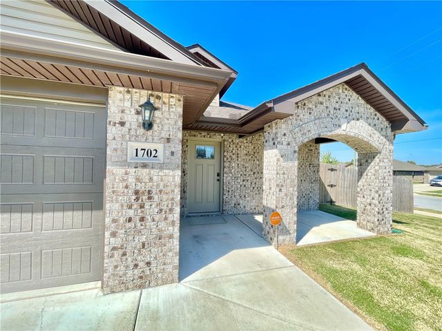 1702 S K Place, Rogers, AR 72756