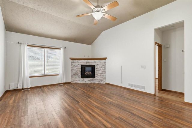 515 MONTEREY Circle, Council Bluffs, IA 51503
