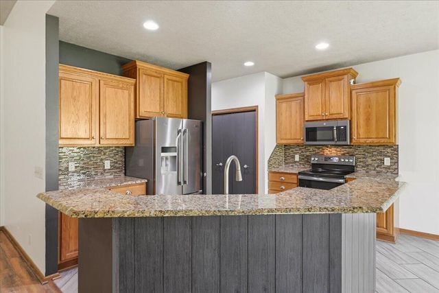 515 MONTEREY Circle, Council Bluffs, IA 51503
