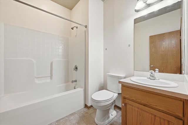 515 MONTEREY Circle, Council Bluffs, IA 51503