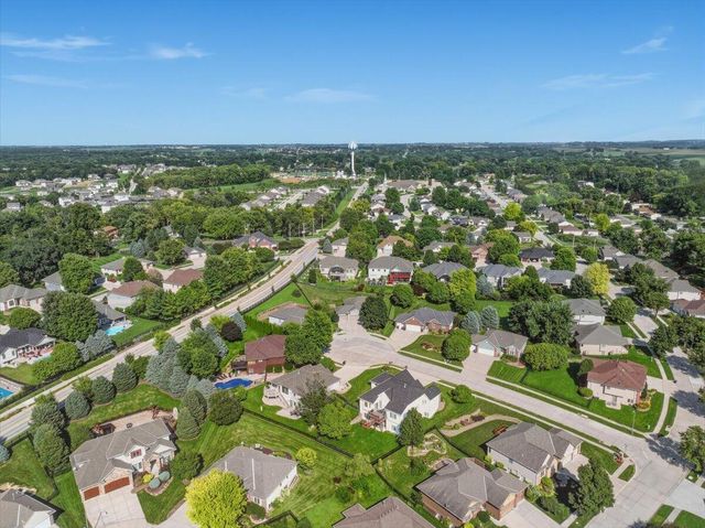 515 MONTEREY Circle, Council Bluffs, IA 51503