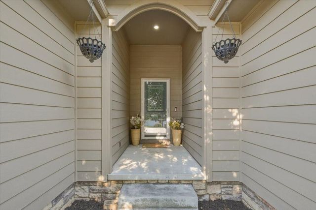 515 MONTEREY Circle, Council Bluffs, IA 51503