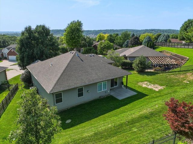 515 MONTEREY Circle, Council Bluffs, IA 51503