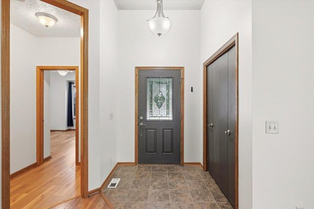 515 MONTEREY Circle, Council Bluffs, IA 51503