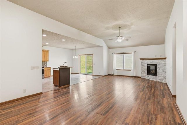 515 MONTEREY Circle, Council Bluffs, IA 51503