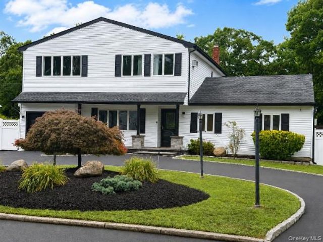 2224 Louis Kossuth Avenue, Ronkonkoma, NY 11779
