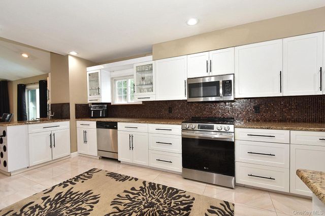 2224 Louis Kossuth Avenue, Ronkonkoma, NY 11779