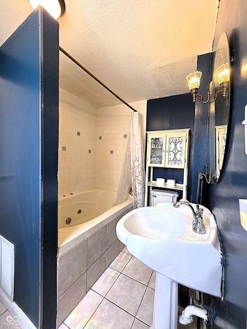 6908 Mendenhall Road, Indianapolis, IN 46221