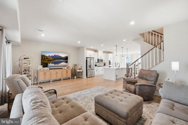 1612 KIRKMAN ST, Dumfries, VA 22026