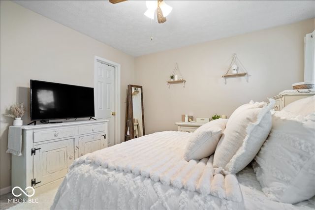 426 Waterford Lane, Avon, IN 46123