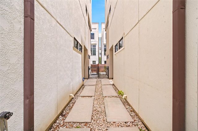 2108 Colorado Street, Houston, TX 77007