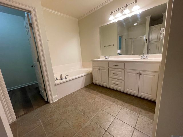 4573 Charleston Villa Dr, Baton Rouge, LA 70817