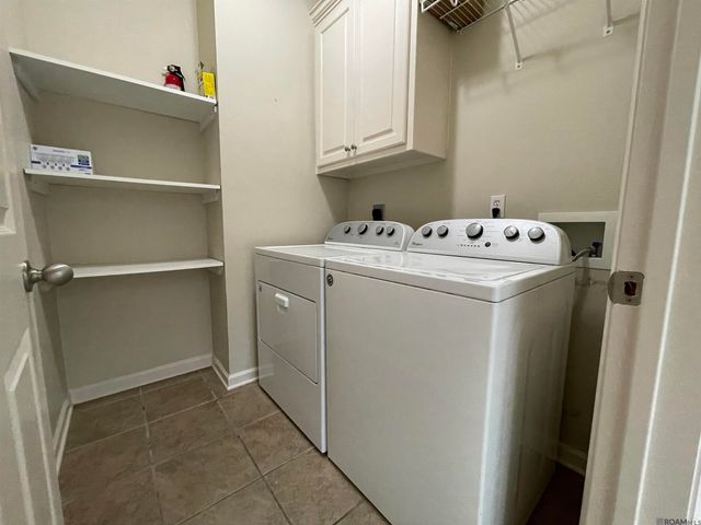 4573 Charleston Villa Dr, Baton Rouge, LA 70817