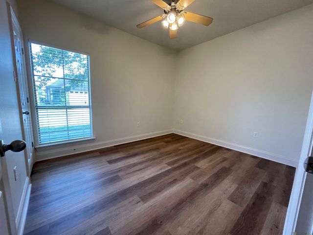 4573 Charleston Villa Dr, Baton Rouge, LA 70817