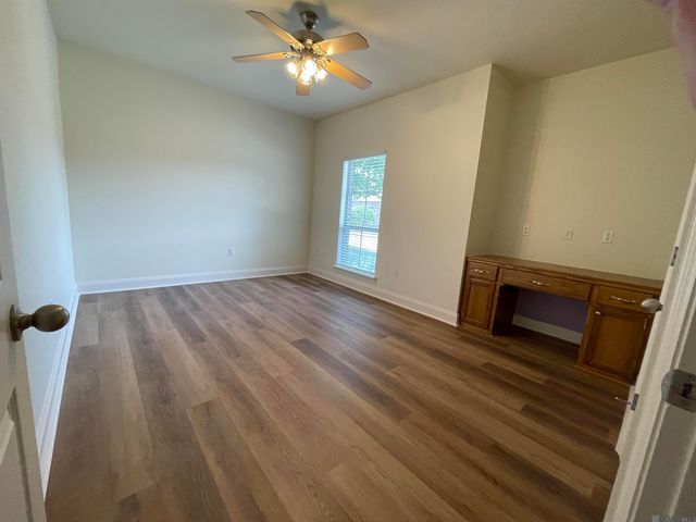 4573 Charleston Villa Dr, Baton Rouge, LA 70817