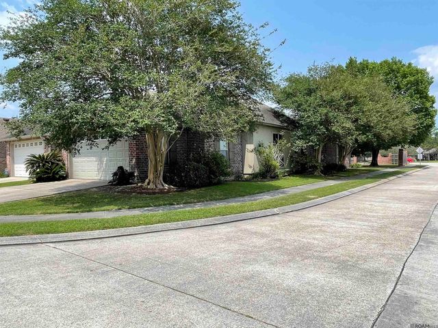 4573 Charleston Villa Dr, Baton Rouge, LA 70817