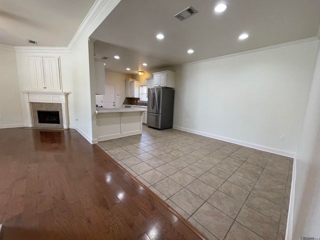 4573 Charleston Villa Dr, Baton Rouge, LA 70817