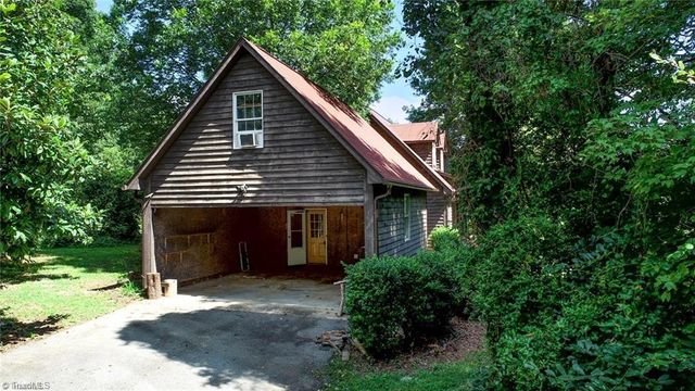 1927 Fleming Road, Greensboro, NC 27410