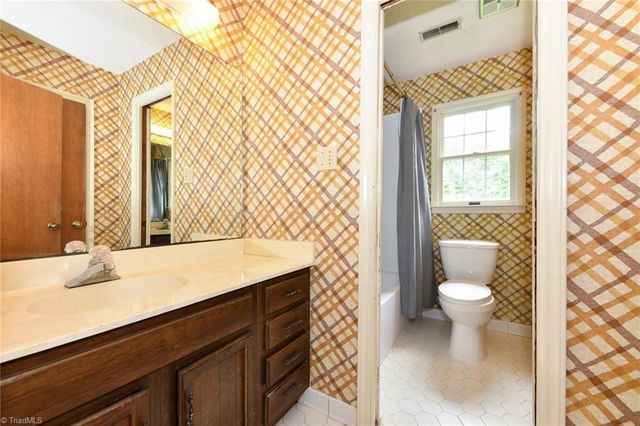 1927 Fleming Road, Greensboro, NC 27410