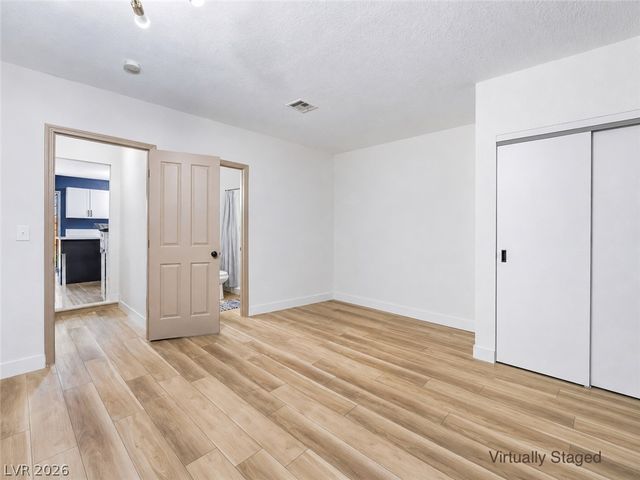 525 Zuber Avenue, Henderson, NV 89011