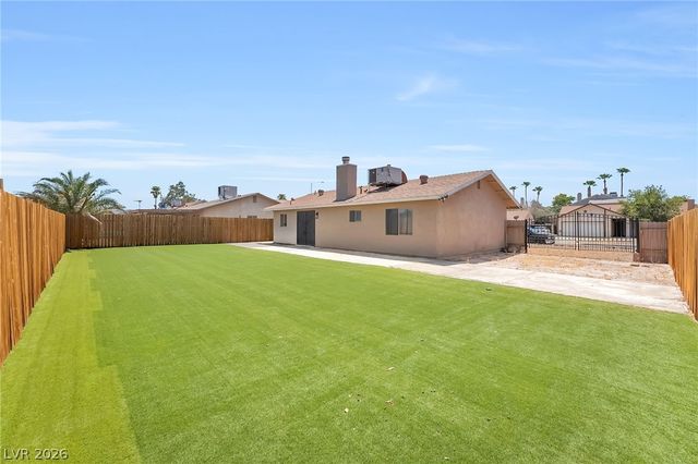 525 Zuber Avenue, Henderson, NV 89011