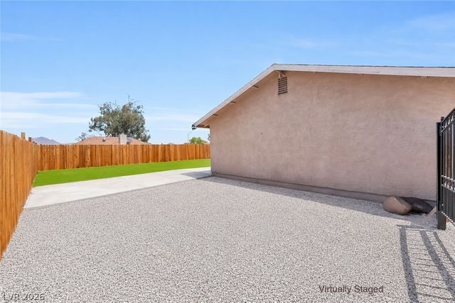 525 Zuber Avenue, Henderson, NV 89011