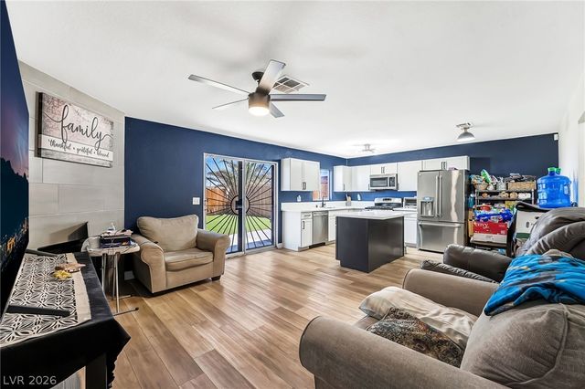525 Zuber Avenue, Henderson, NV 89011