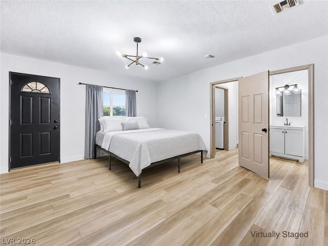 525 Zuber Avenue, Henderson, NV 89011