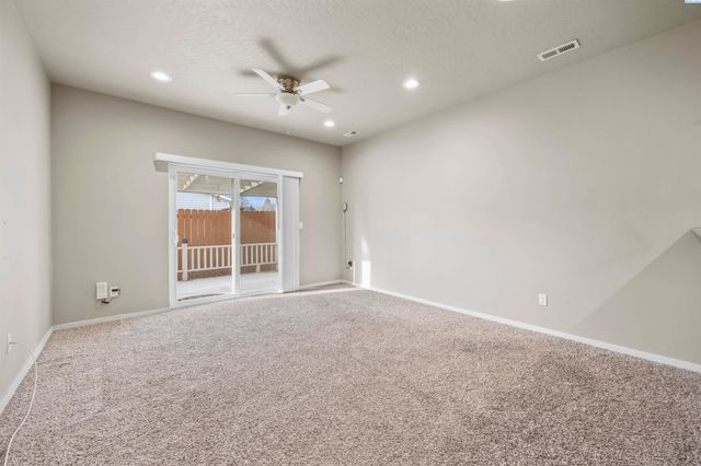 3742 Grant Loop, West Richland, WA 99353