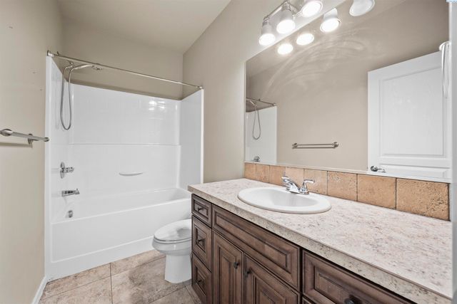 3742 Grant Loop, West Richland, WA 99353